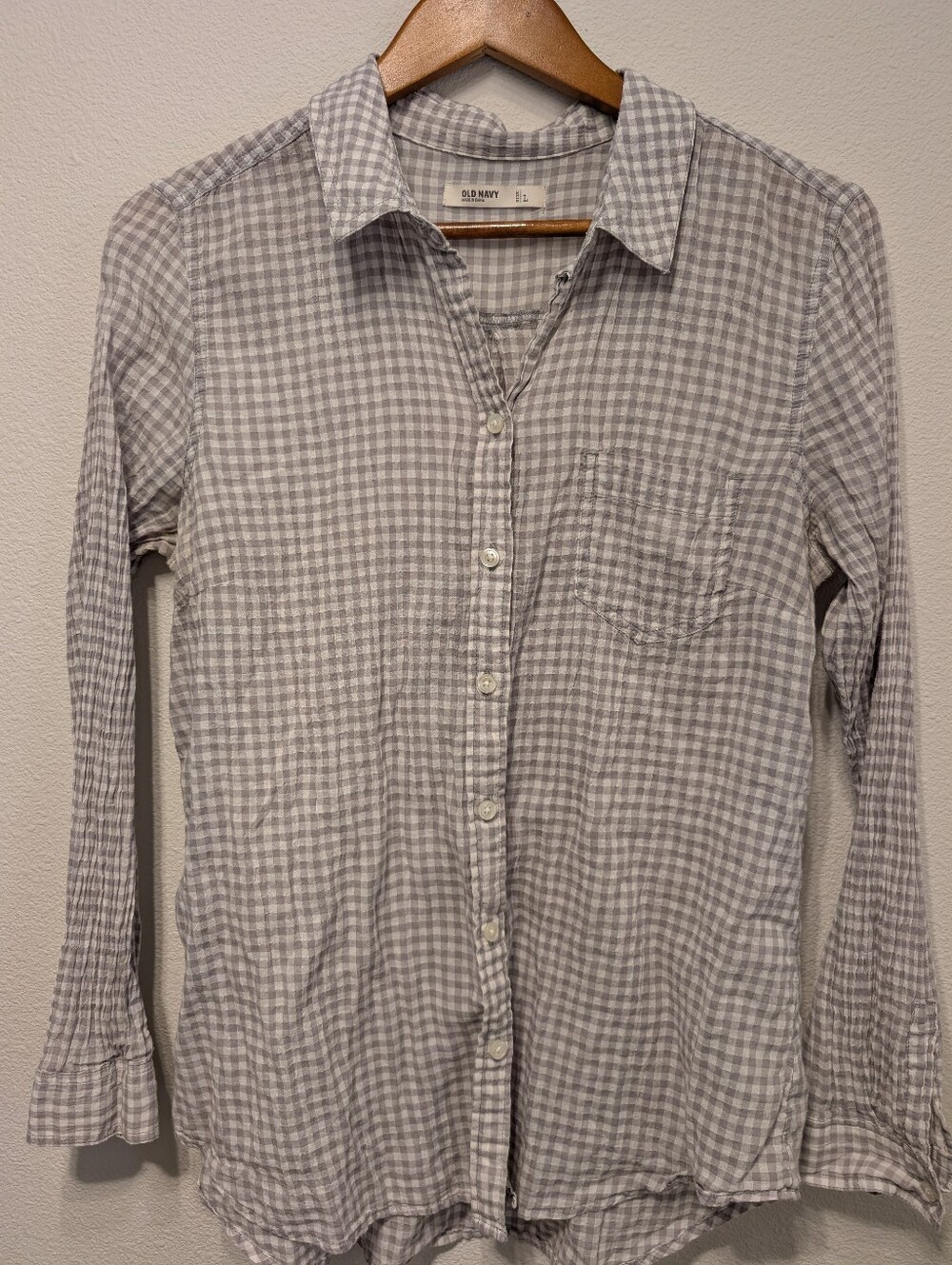 Old Navy Women's Light Gray Gingham Button-Down Shirt